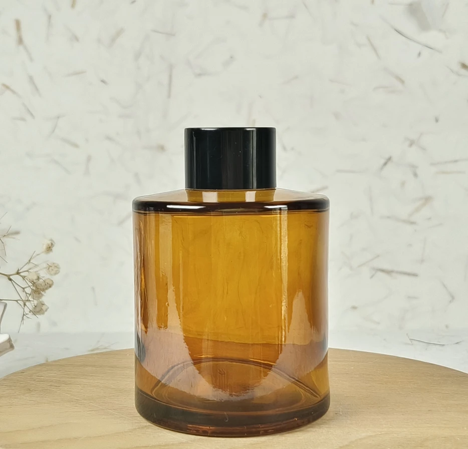Customized 150ml essential oil aromatherapy home aromatherapy bottle empty amber glass reed perfume diffuser bottle