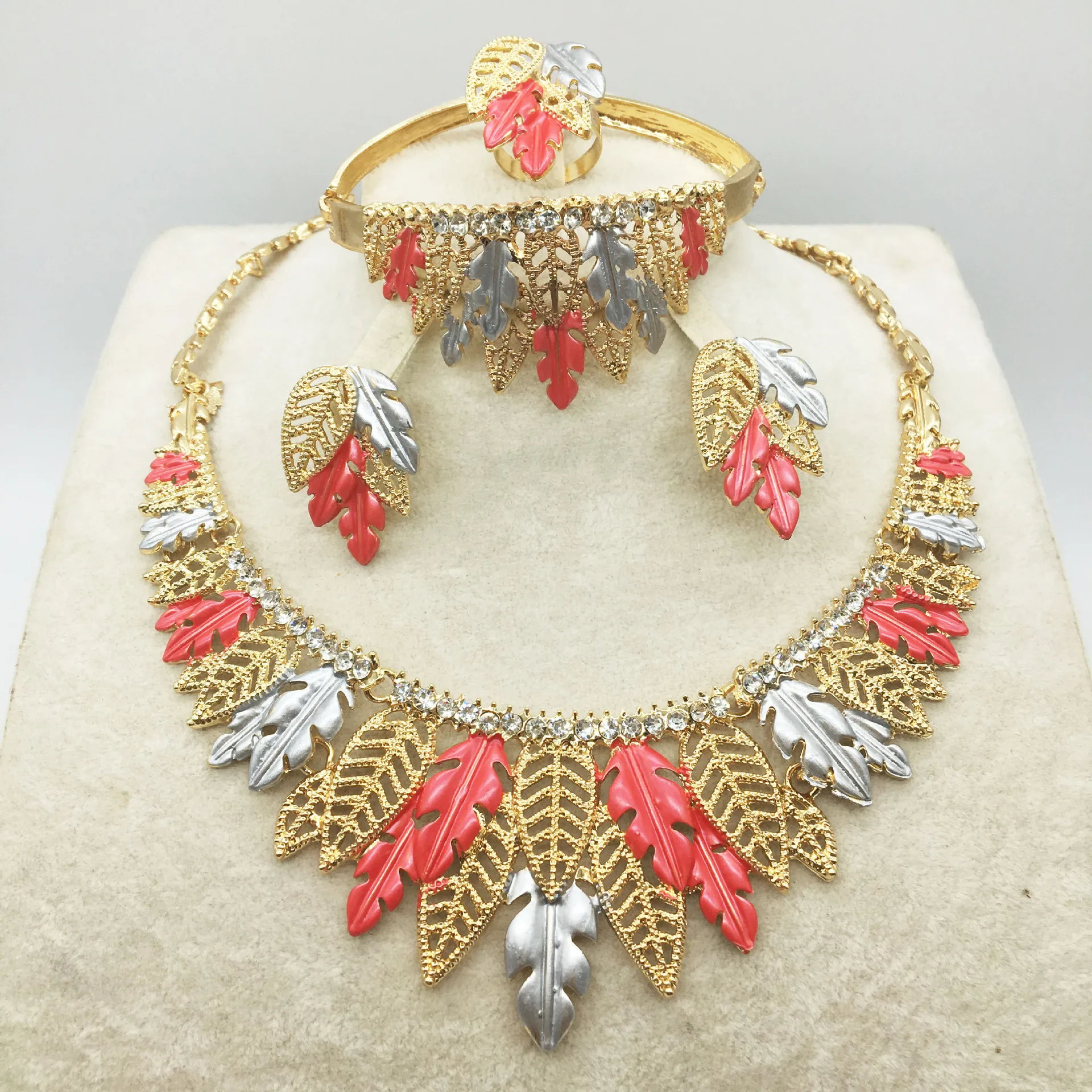 Wholesale Jewelry Set Multi - Function Jewelry Gold - Plated Jewelry Spot Direct Sales