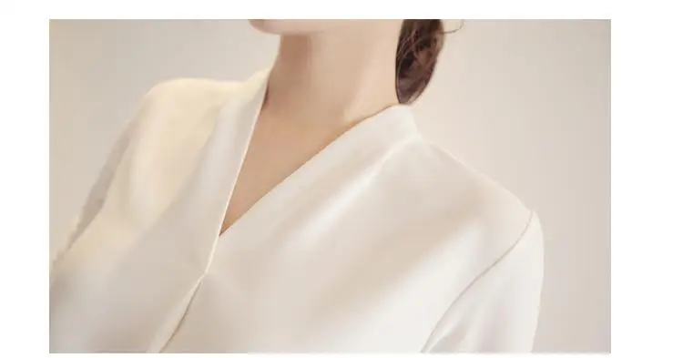 White Shirt Women Spring And Summer V-Neck Solid Color Professional Blouses Simple Sexy Loose Chiffon Blouse Korean