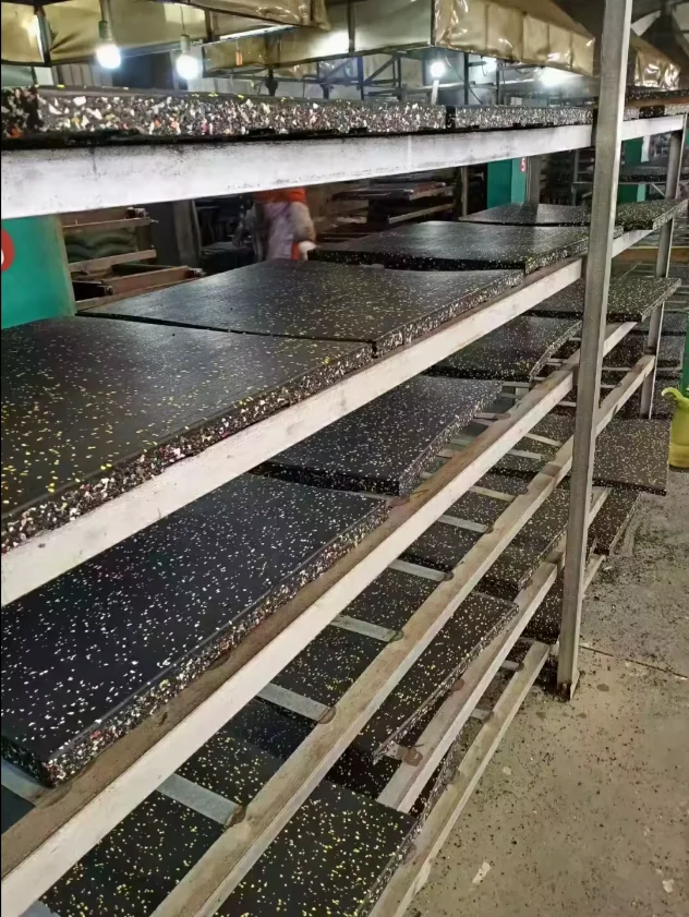 Environmentally Friendly Easy to Clean Specific Rubber Tile Gym Rubber Floor Mat