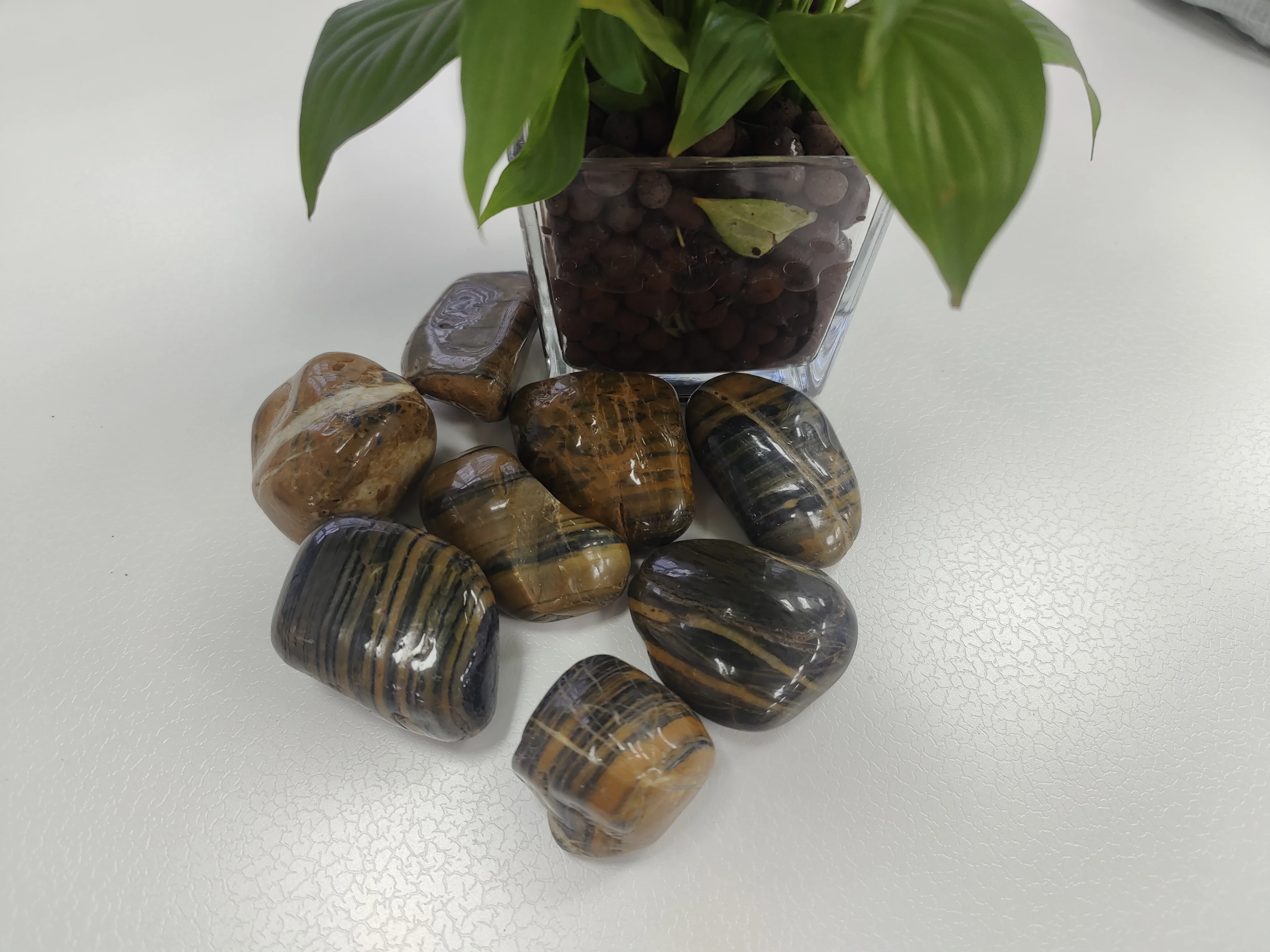 High polished tiger skin yellow pebbles,striped pebbles for paving roads and create scenery