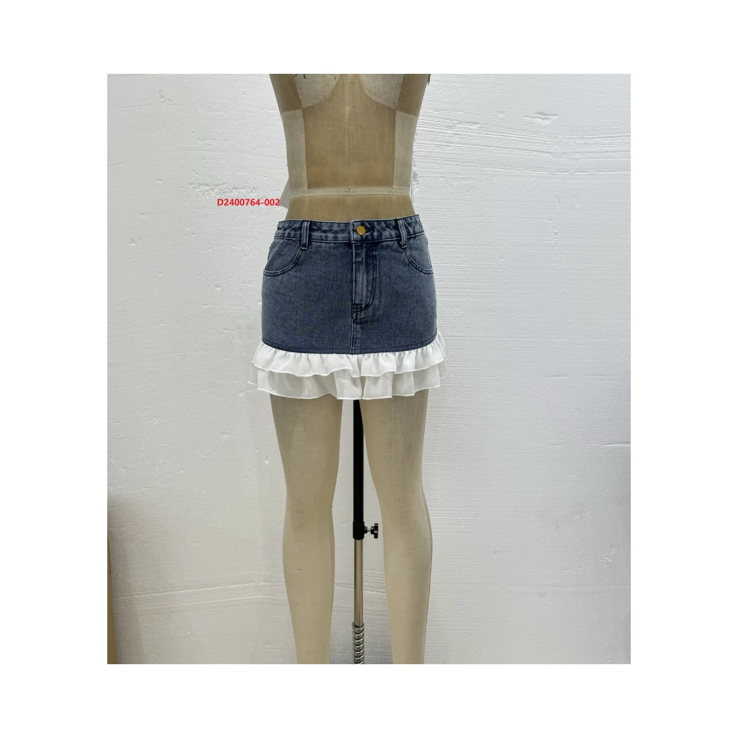 Exclusive Hot Selling Pleated Edge Denim Skirt Leading The Fashion Trend With Butt Hugging Denim Dkirt