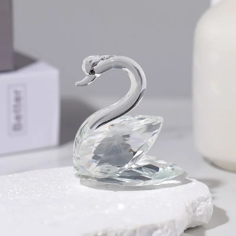 Wholesale Clear Honor of Crystal Beautiful Diamond Stone Swan Figurine Wedding Favor Gifts Colors Home Decorations for Souvenir