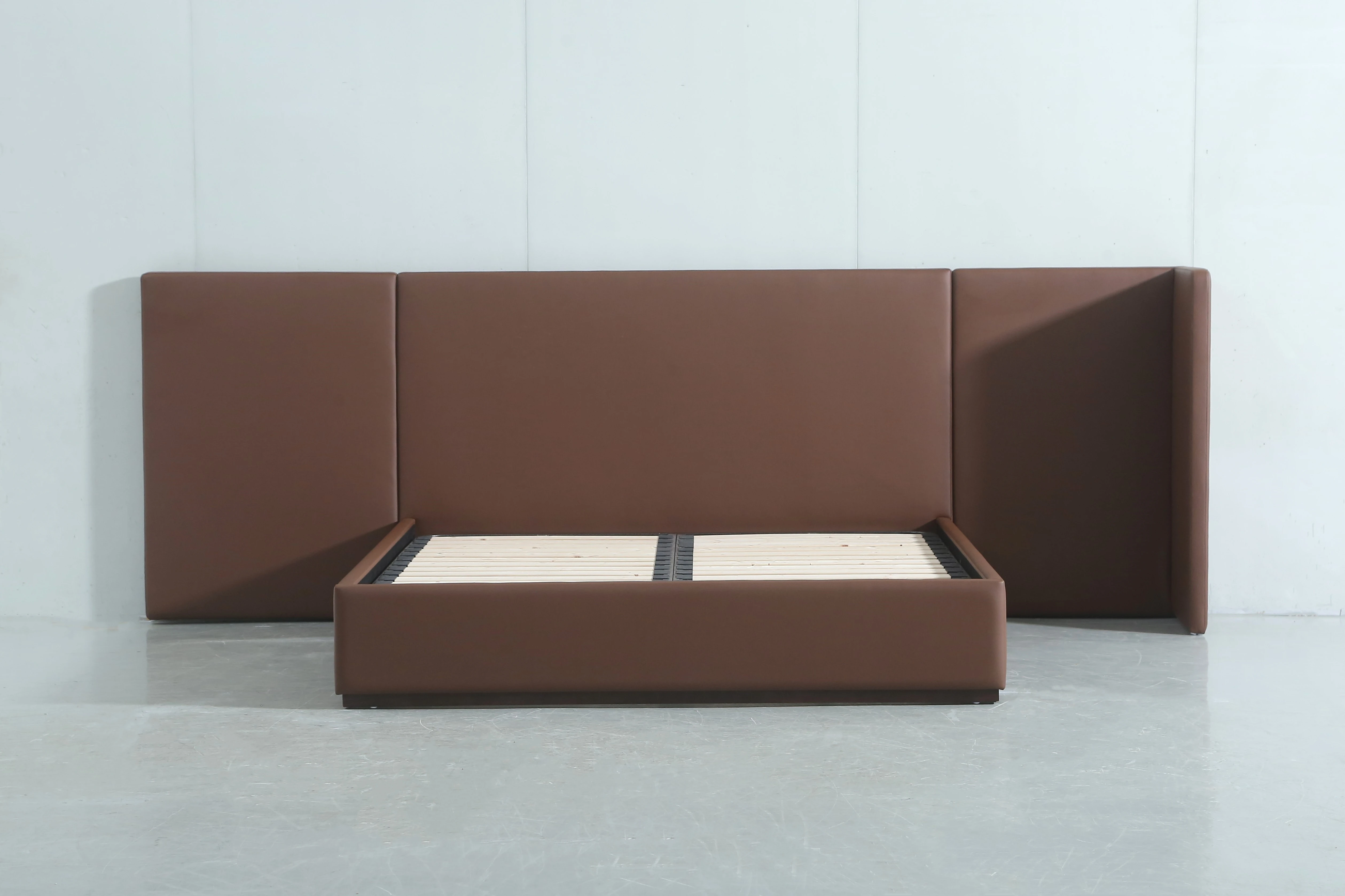 Italian bed Luxury villa Factory Price Wholesale Star Hotel Villa B & B Club Bedroom Bed Super Solid Wood Big Bed