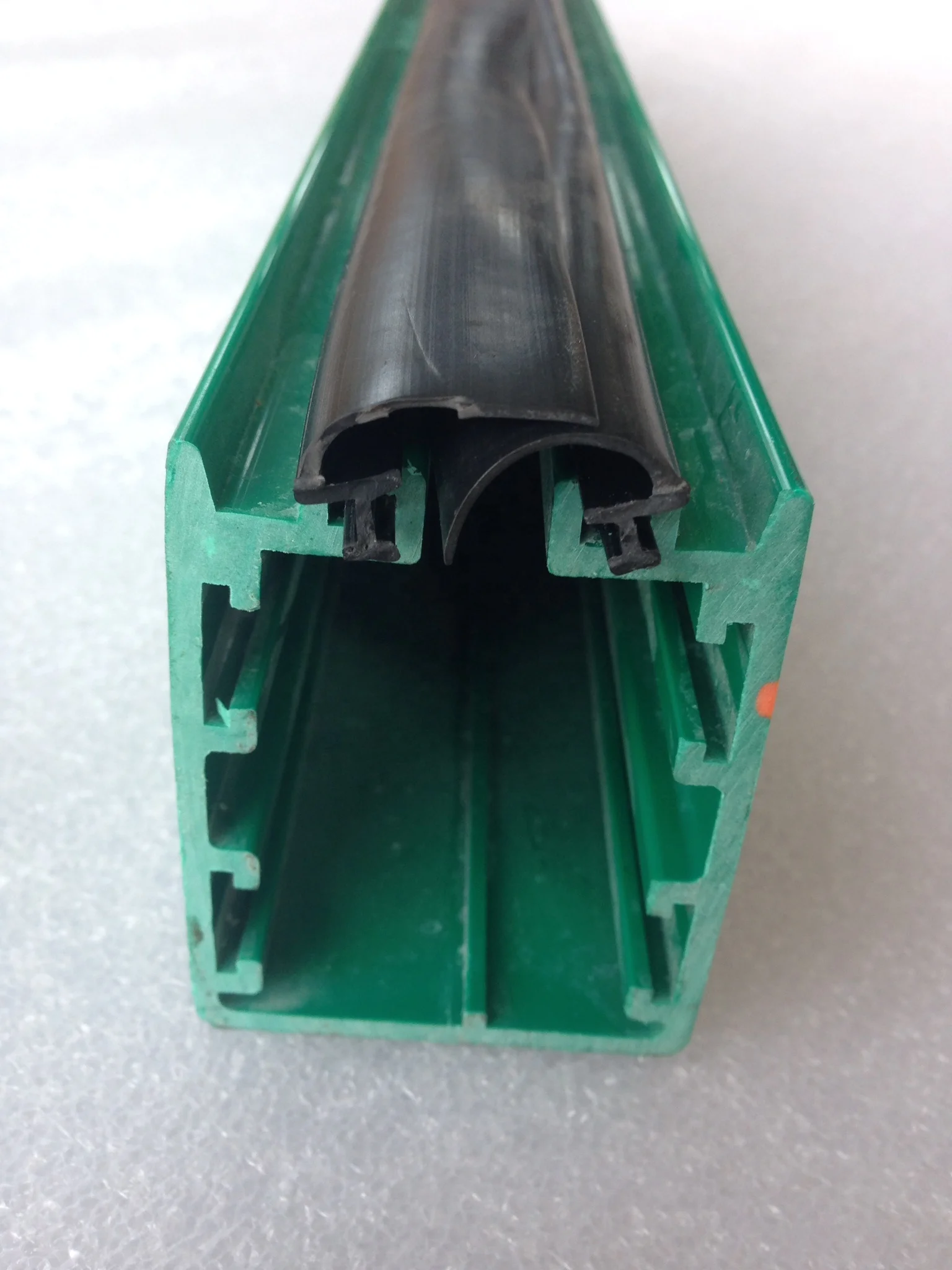 Закрытый проводник рельсовый кран источник питания проводник бар