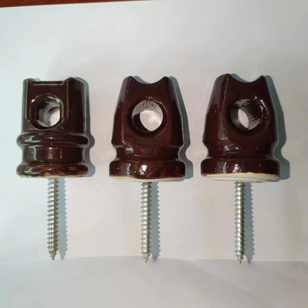 High quality&best price porcelain wiring insulator 803 with screw