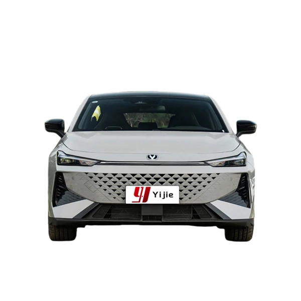 2024 Changan Uni-V турбо левое рулевое седан вентилируемый дисковый электронный паркинг новая газовая электрическая кожаная автоматическая коробка передач