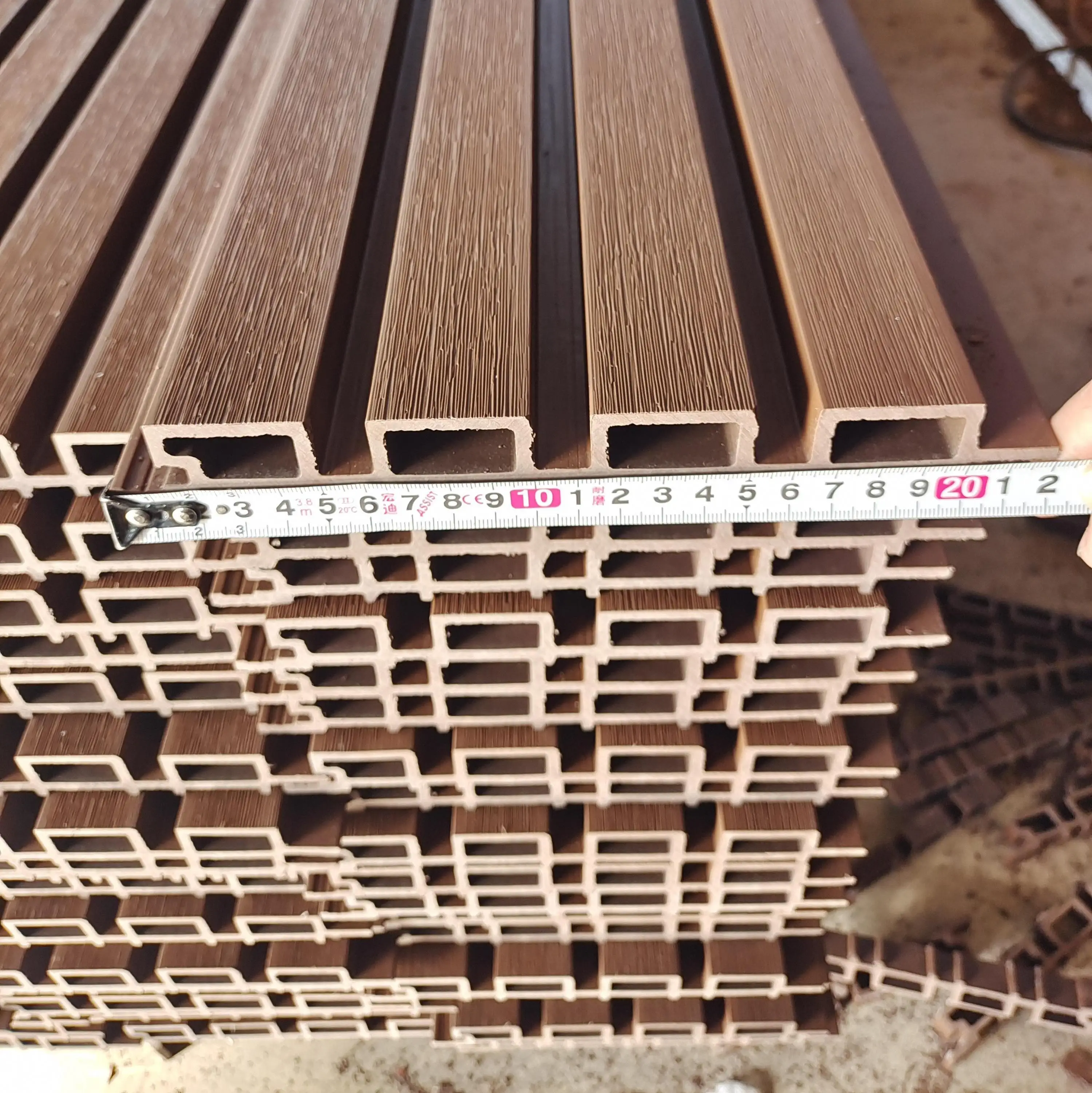 Совместная экструзия наружная настенная панель Wpc Облицовка стен