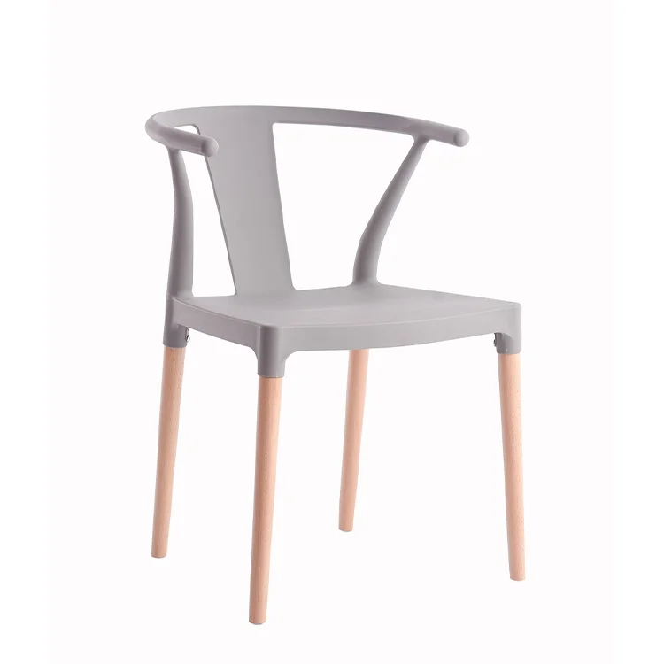 Китай оптовая продажа красивый пластиковый подлокотник для бара обеденный стул кофейни с ножками из Букового