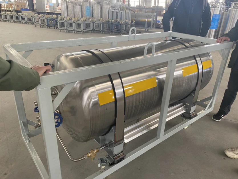 Horizontal/Vertical Type LO2 LN2 LAR LNG Medical Oxygen Cylinder Gasifier Cryocylinders