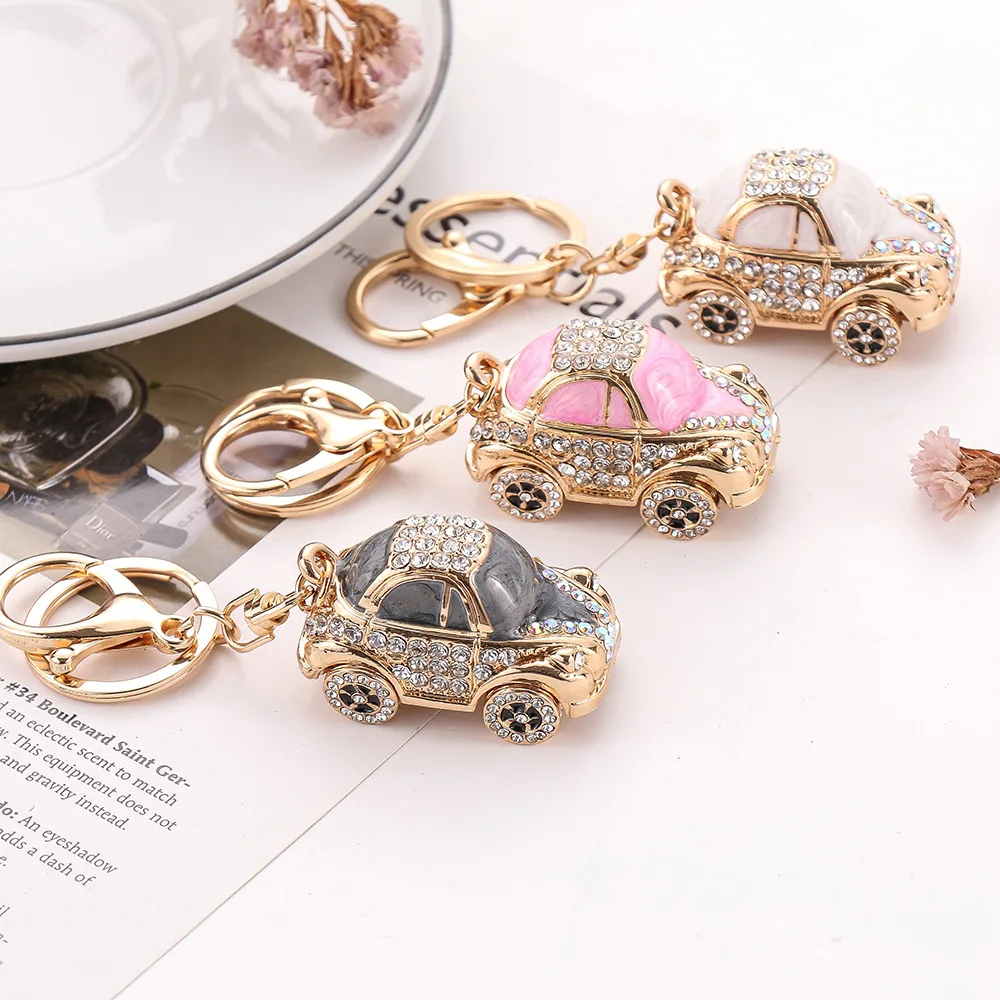 Metal MINI car painting oil pendant toy Beetle car keychains pendant cartoon cute creative small gift key chains