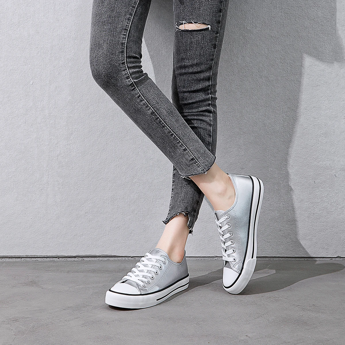 Hot Sale Low Top Custom Logo Sneakers Canvas Trendy Shoes Women Lace Up Casual Blank Women Canvas Shoes For Unisex