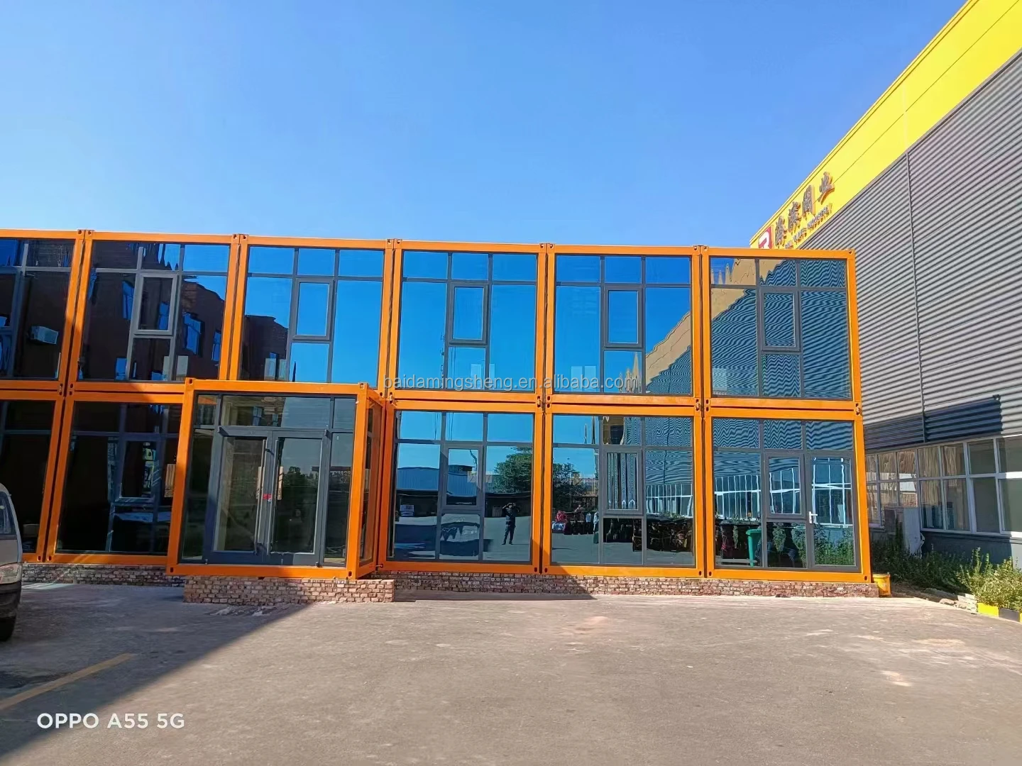 Shipping container house 20ft or 40ft or customeized cheap modern for farm Detachable Prefab house Chinese design