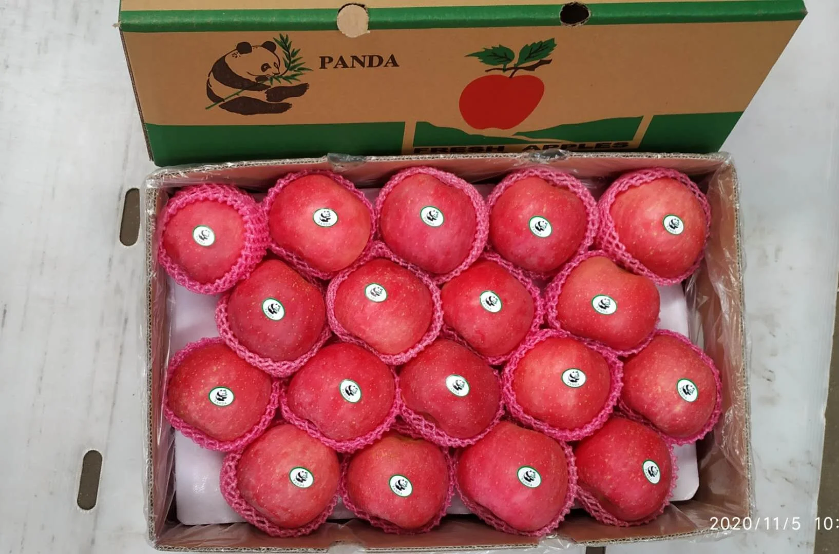 Новые свежие фрукты красное яблоко