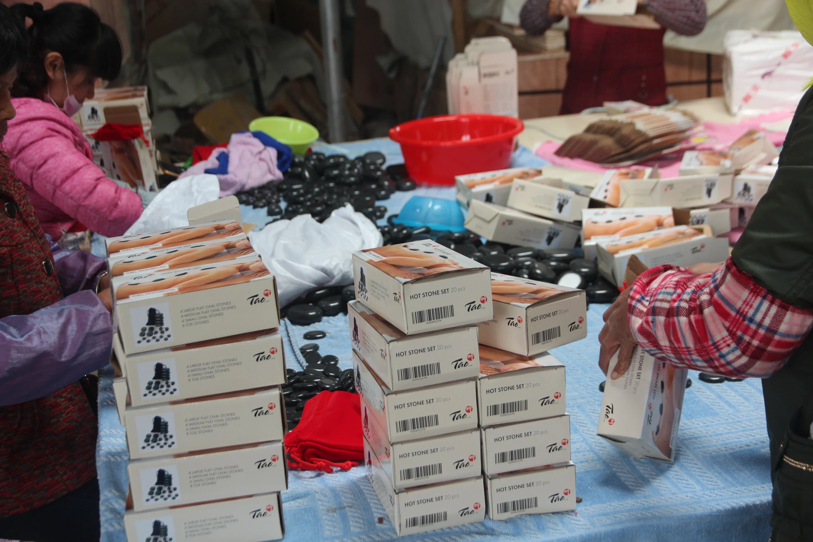 Wholesale  Hot Massage Stone Kit Set , Premium  Basalt Rocks For Professional Or Home Spa Relaxing, Pain Relief And Healing