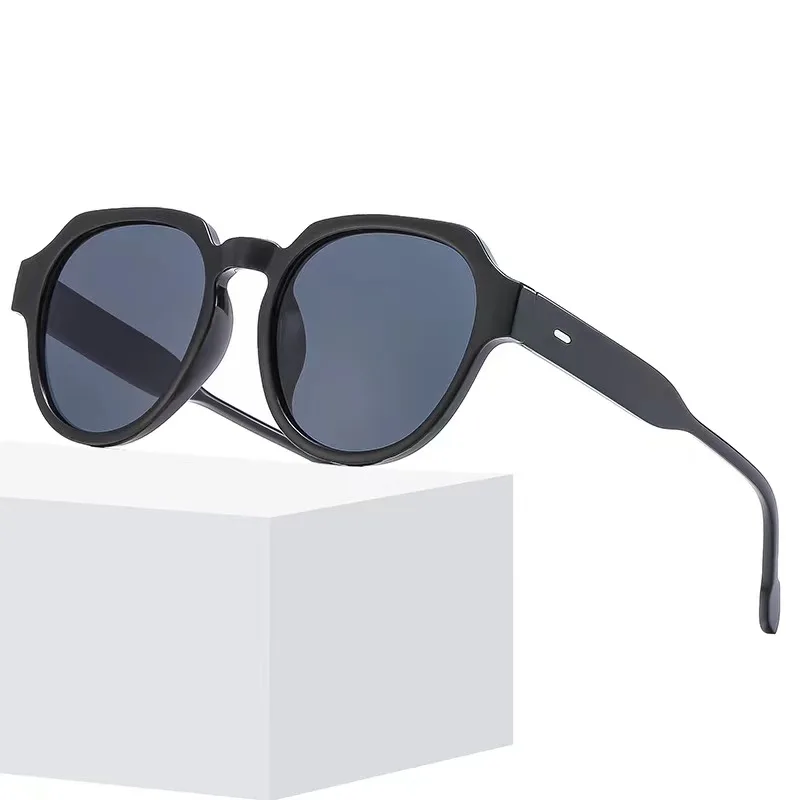 Retro Shades Fashion Sunglasses 2024 Wholesale UV400 Protection Minimalist Luxury Sun Glasses Female