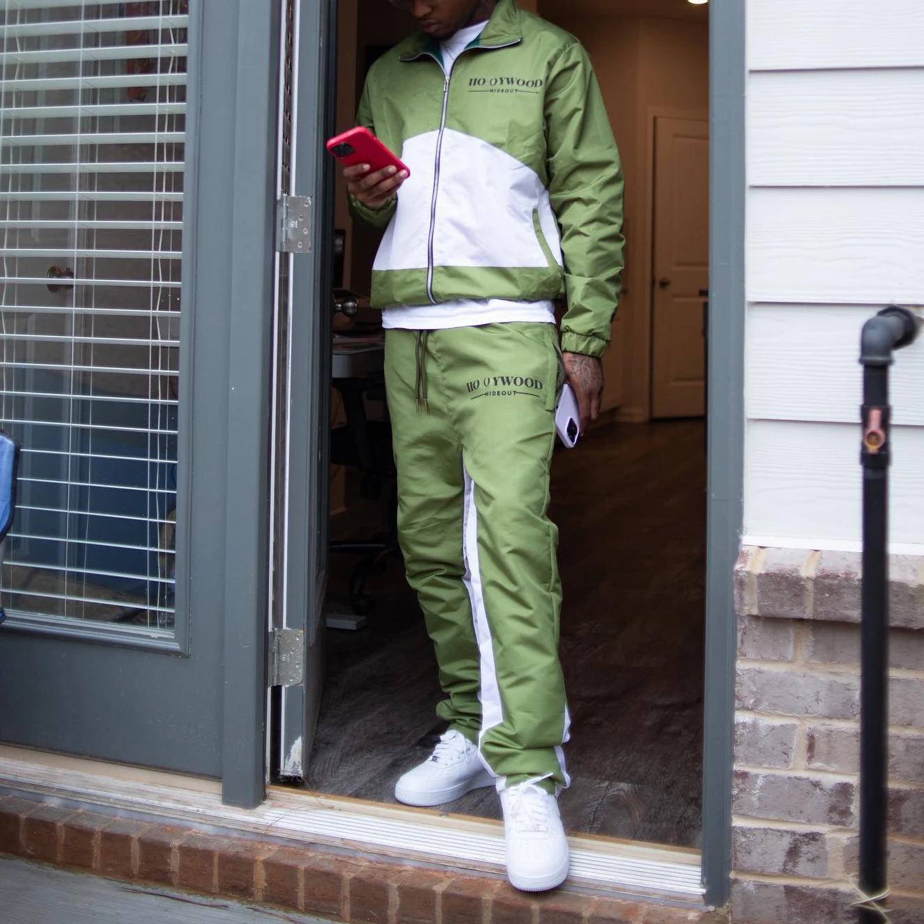 Fashionable Design Custom Logo Noly Windbreaker Tracksuit Joggers Pants Two Piece Windbreaker Set Tracksuits For Men