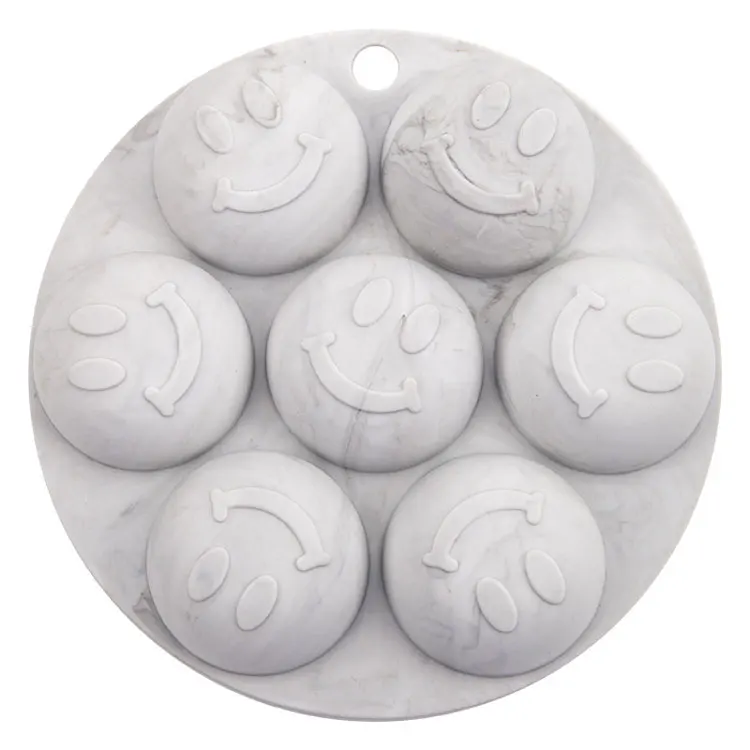 China Factory BPA Free Food Grade Silicone Smiling face shape Ice Molds 6 Ice Cube Tray