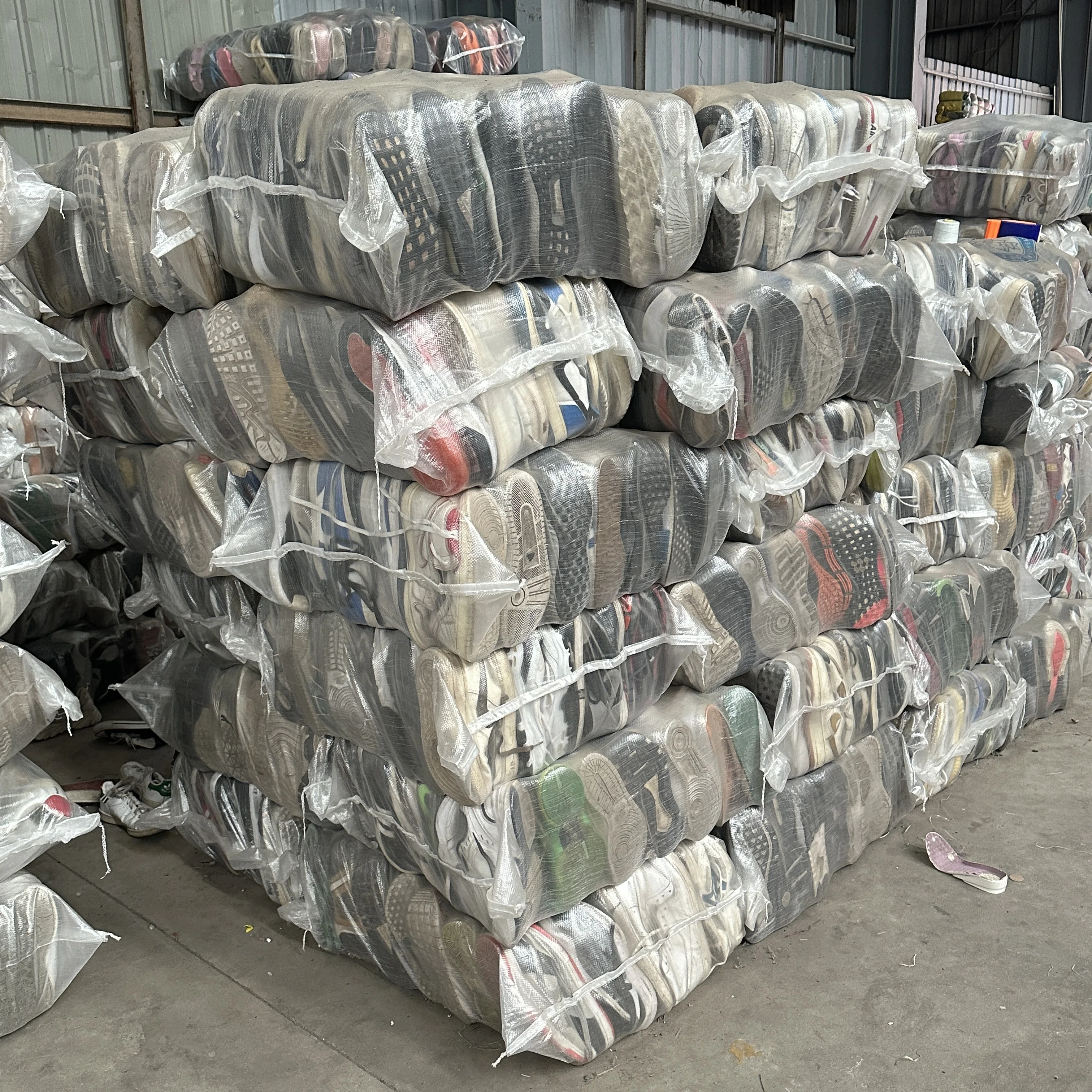 Ukay ukay wholesale second hand mixed men women branded shoes thrift used canvas brand shoes for retail