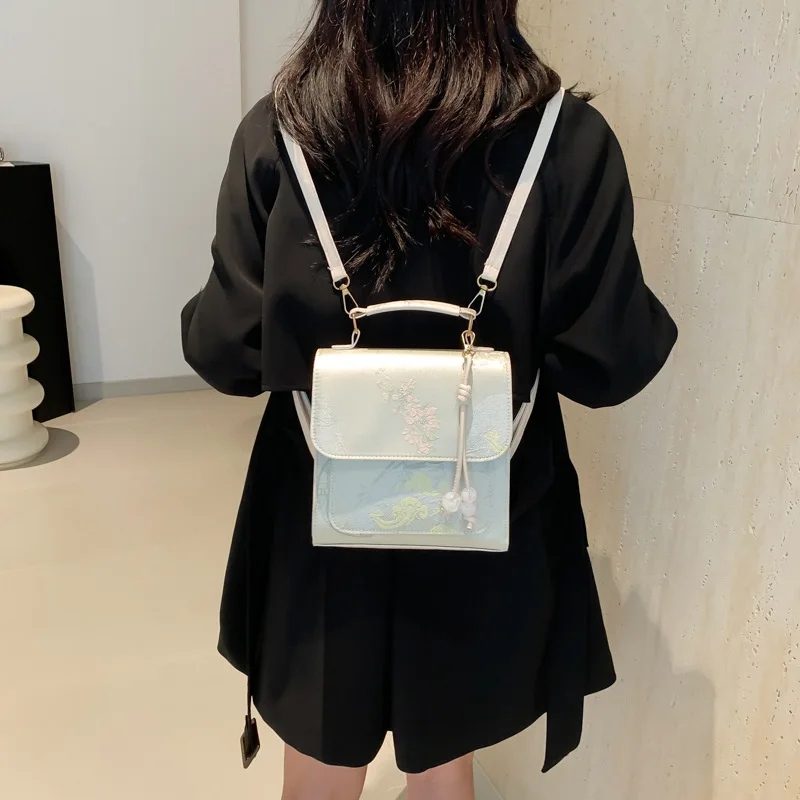 Simple and stylish backpacks, small portable schoolbags, fashion travel backpacks