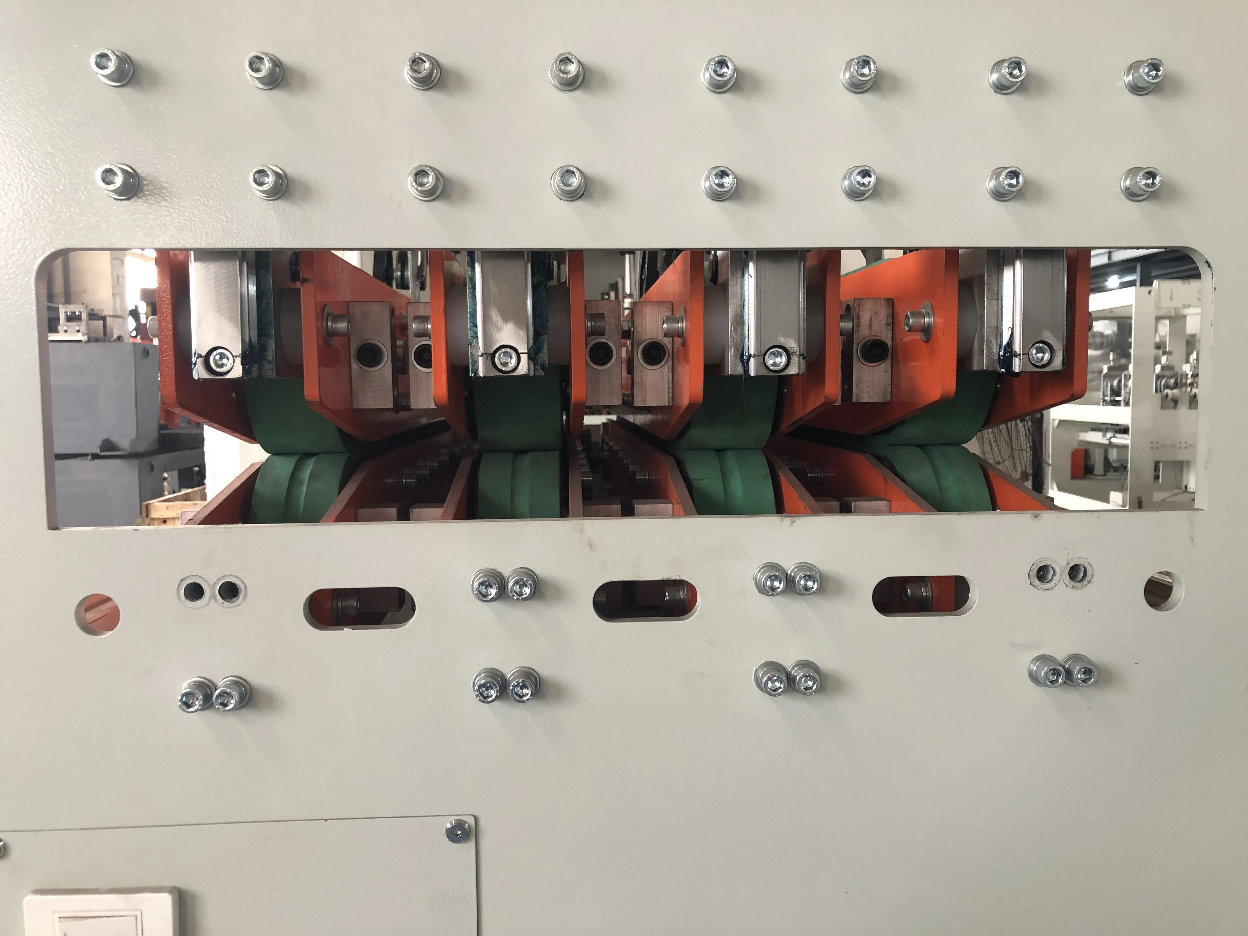 
4 outlet belt haul off pulling machine pipe haul off machine tractor 