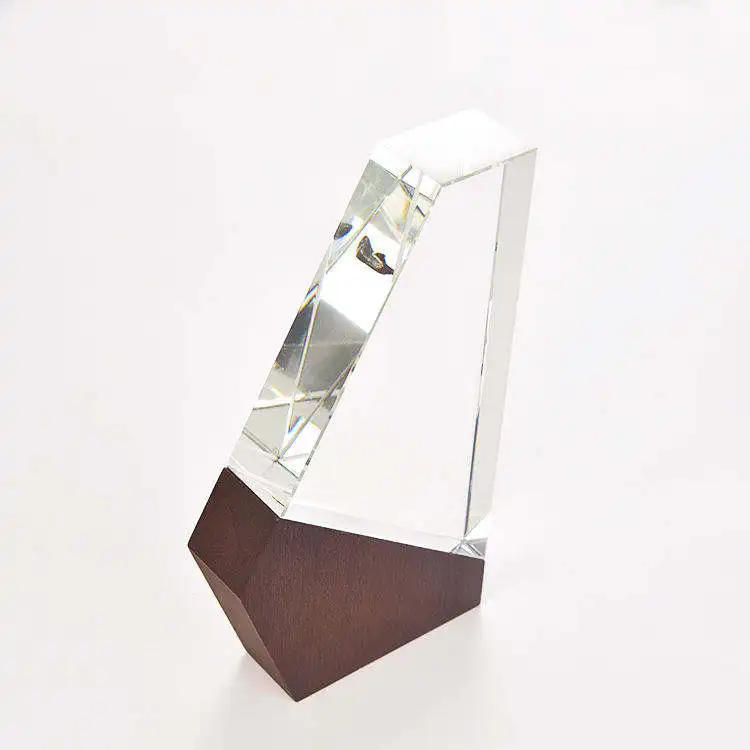 Custom Modern Crystal Glass Trophy Personalized Wooden Base Polygon Shape Crystal Trophy Award