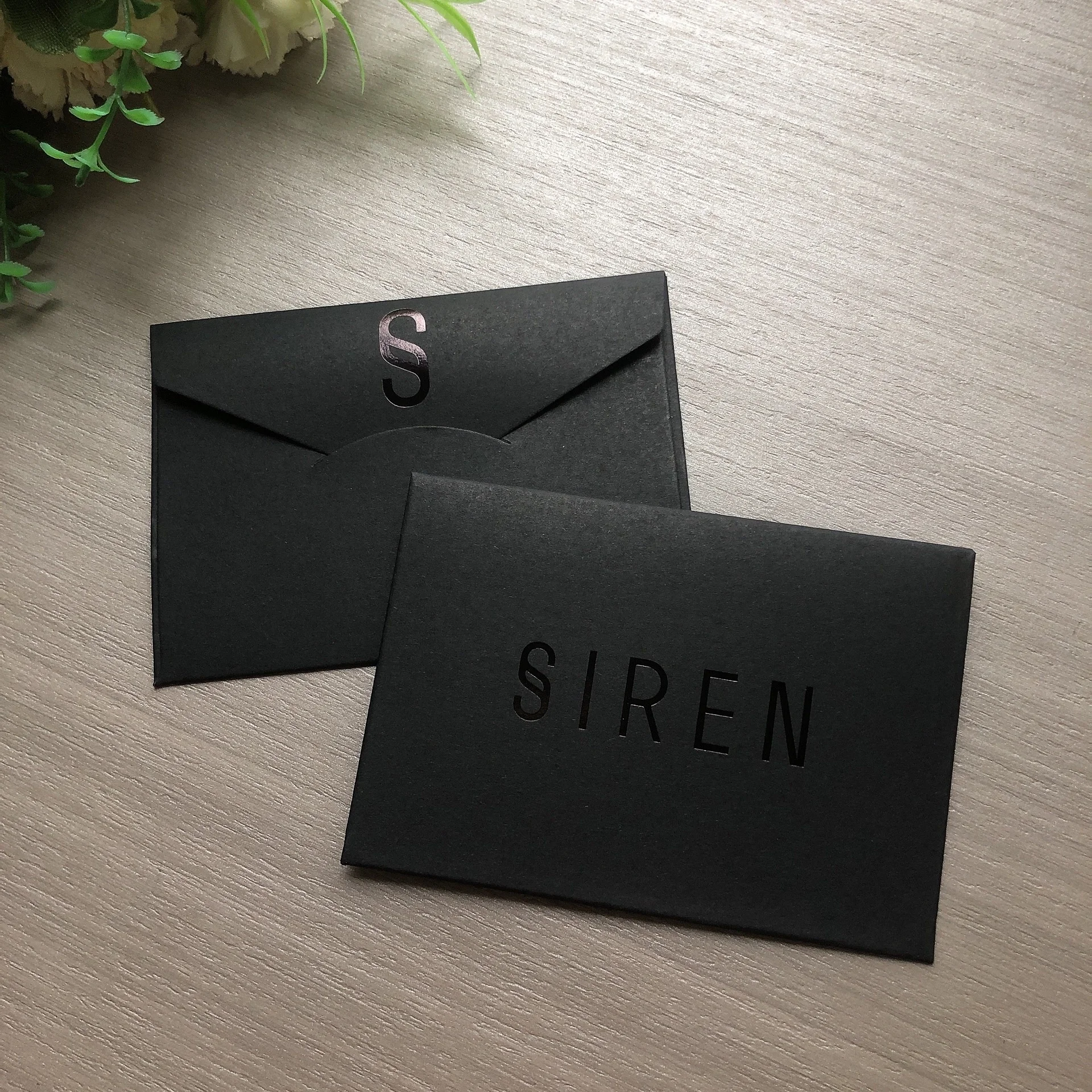 Custom Hot Stamping Black Foil Black Cardboard Paper Envelope for Jewelry Card /gift Voucher