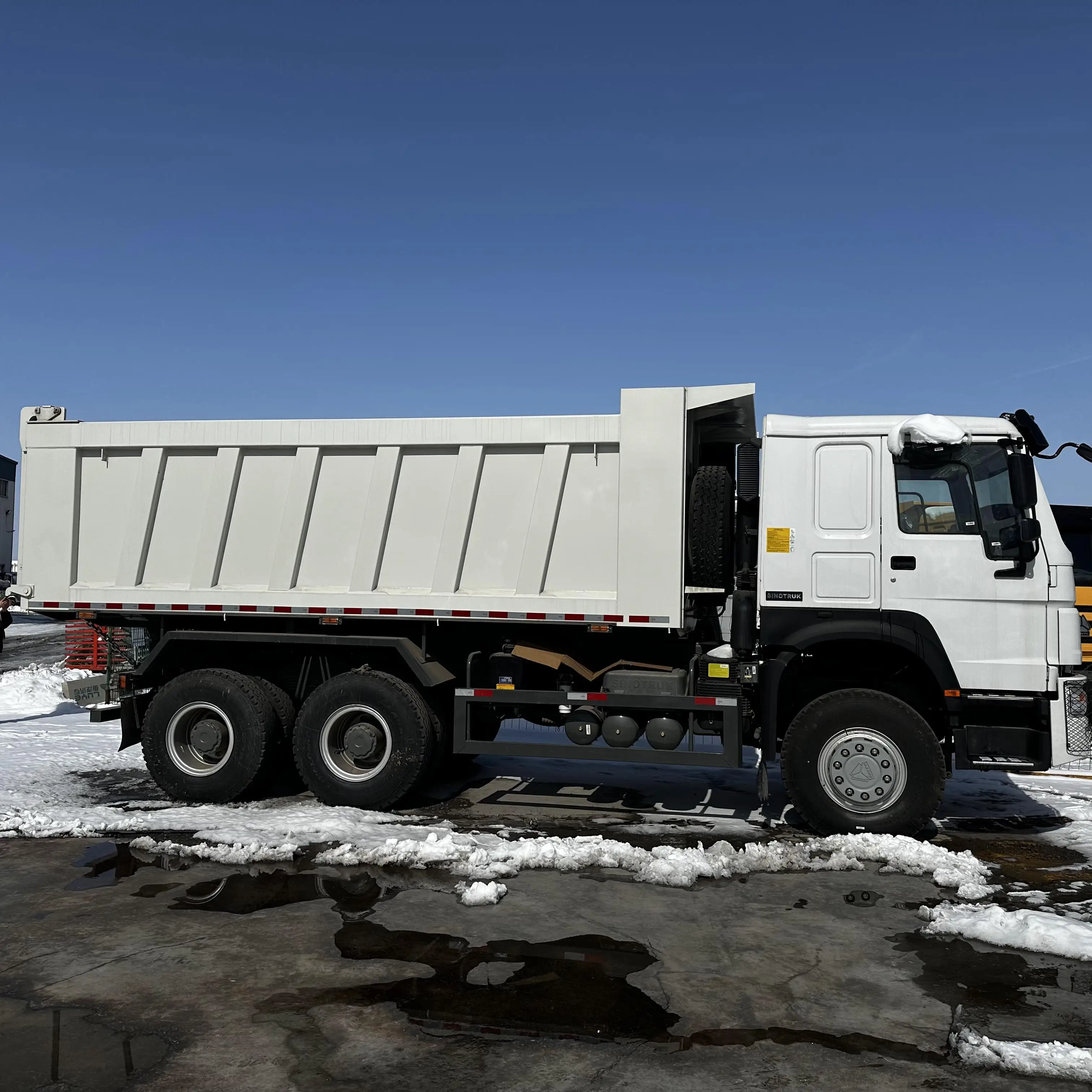 Дешевый офисный завод Howo Hohan 30 тонн 60 8x4 6x4 боковые самосвалы с гидравлическим цилиндром