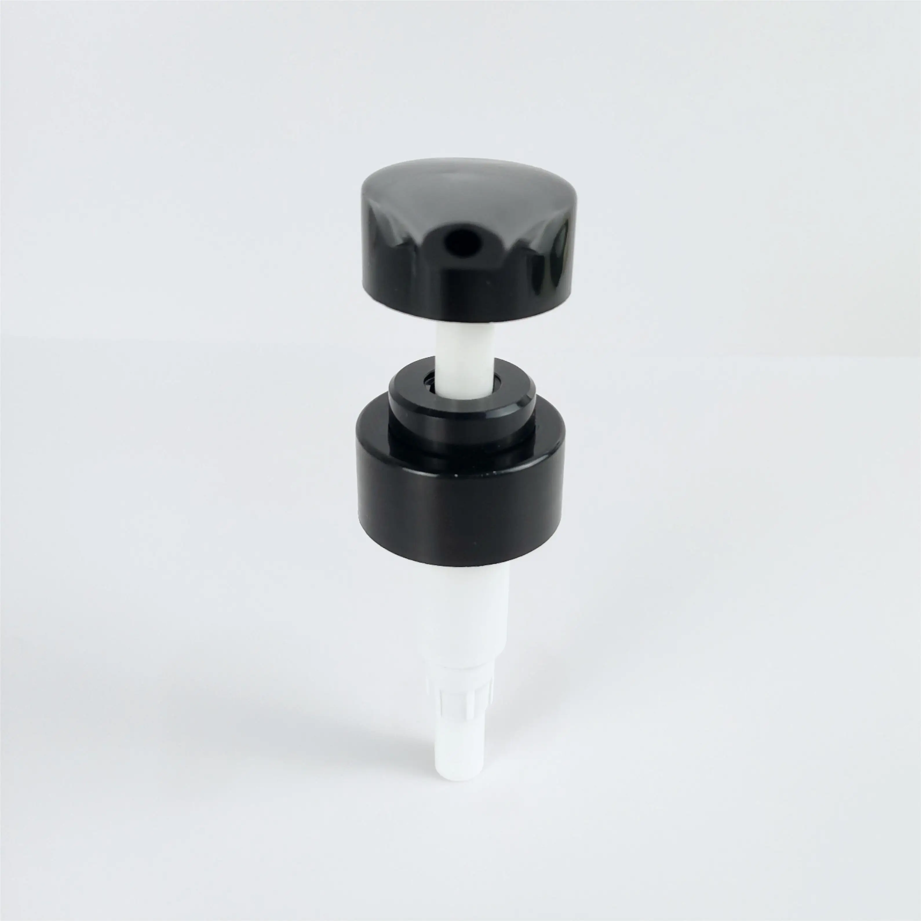 28/410 33/410 plastic lotion hand pump black lotion pump for bottle lid