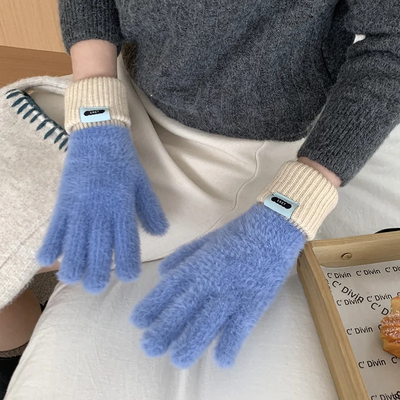 New Fashion Chanbol 2024 Soft Plush Color Blocked Cold Resistant Winter Gloves Touch Screen Riding Gloves With Exposed Fingers