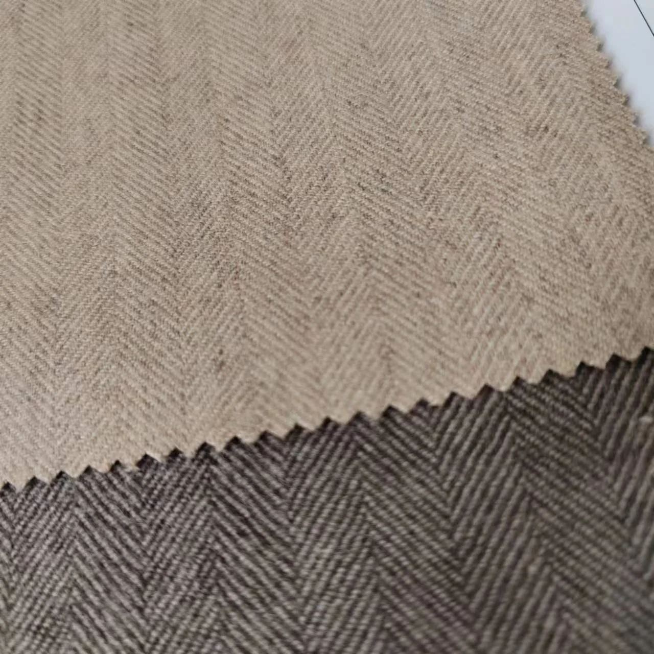 Thin 390g/m new herringbone single sided flange retro 100% wool suit jacket fabric