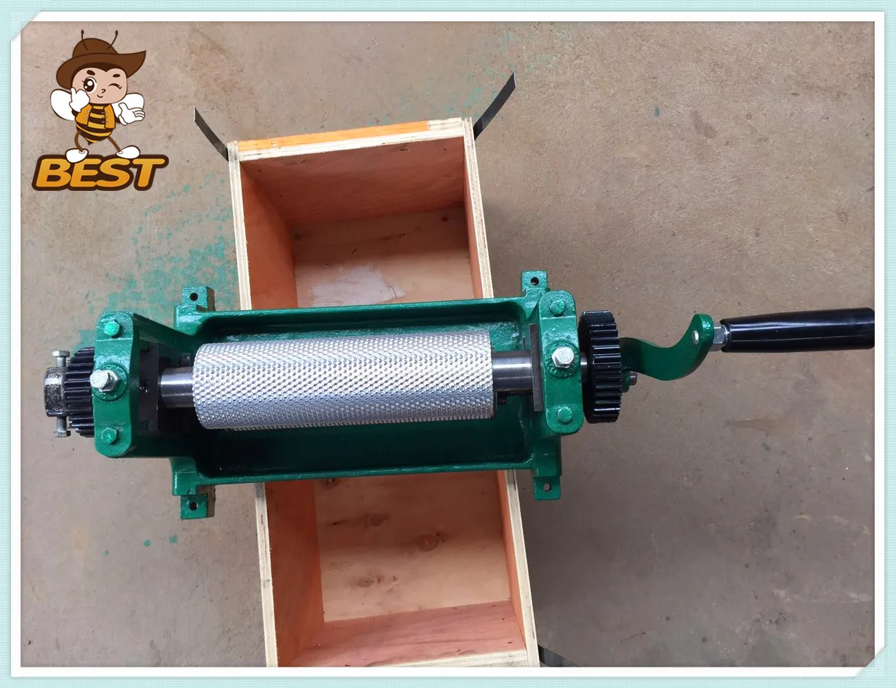 Hot sale new type manual/electric beeswax foundation sheet machine