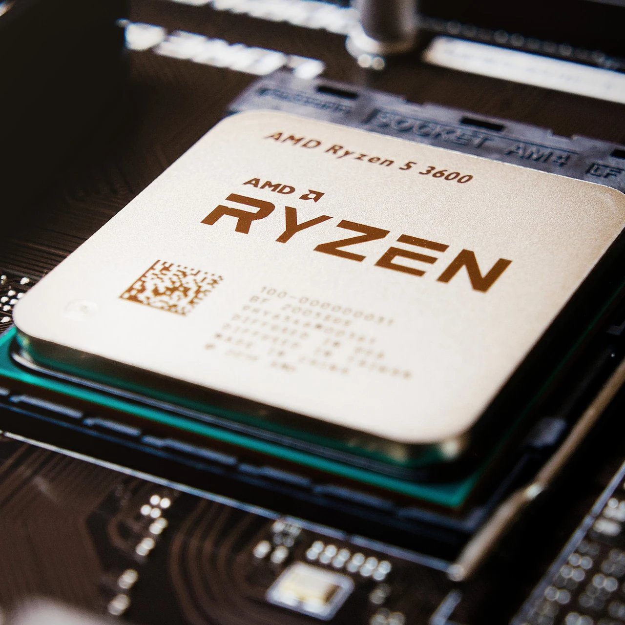 New Arrival AMD Processor 5 3600 CPU Central Processing Unit with Wraith Spire LED Cooler Max Laptop Clock Boost