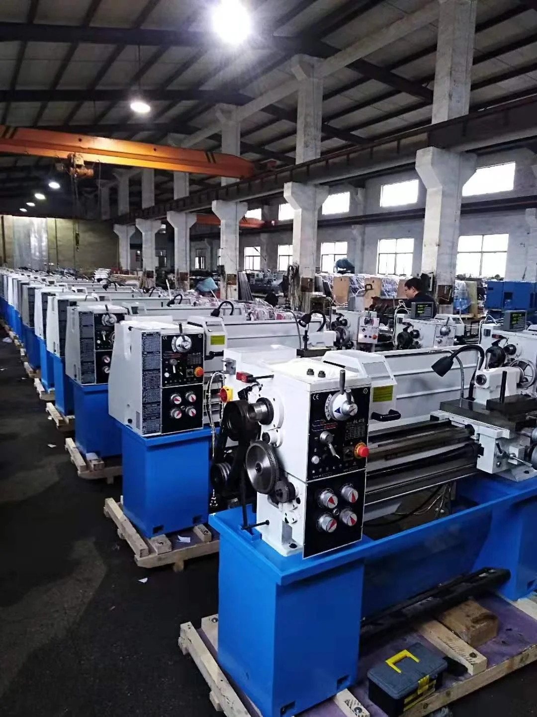 CQ6230 Metal lathe machine industrial bench engine type gap bed Horizontal Metal Turning Lathe Machine