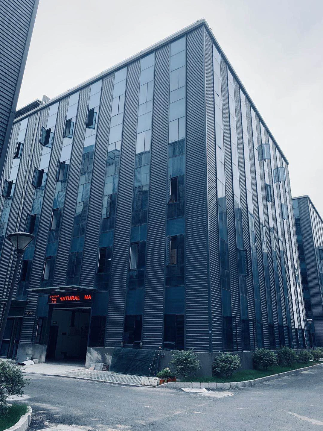 Natural NTL 409-TM 100w small compact semiconductor bladeless ptc fan heater