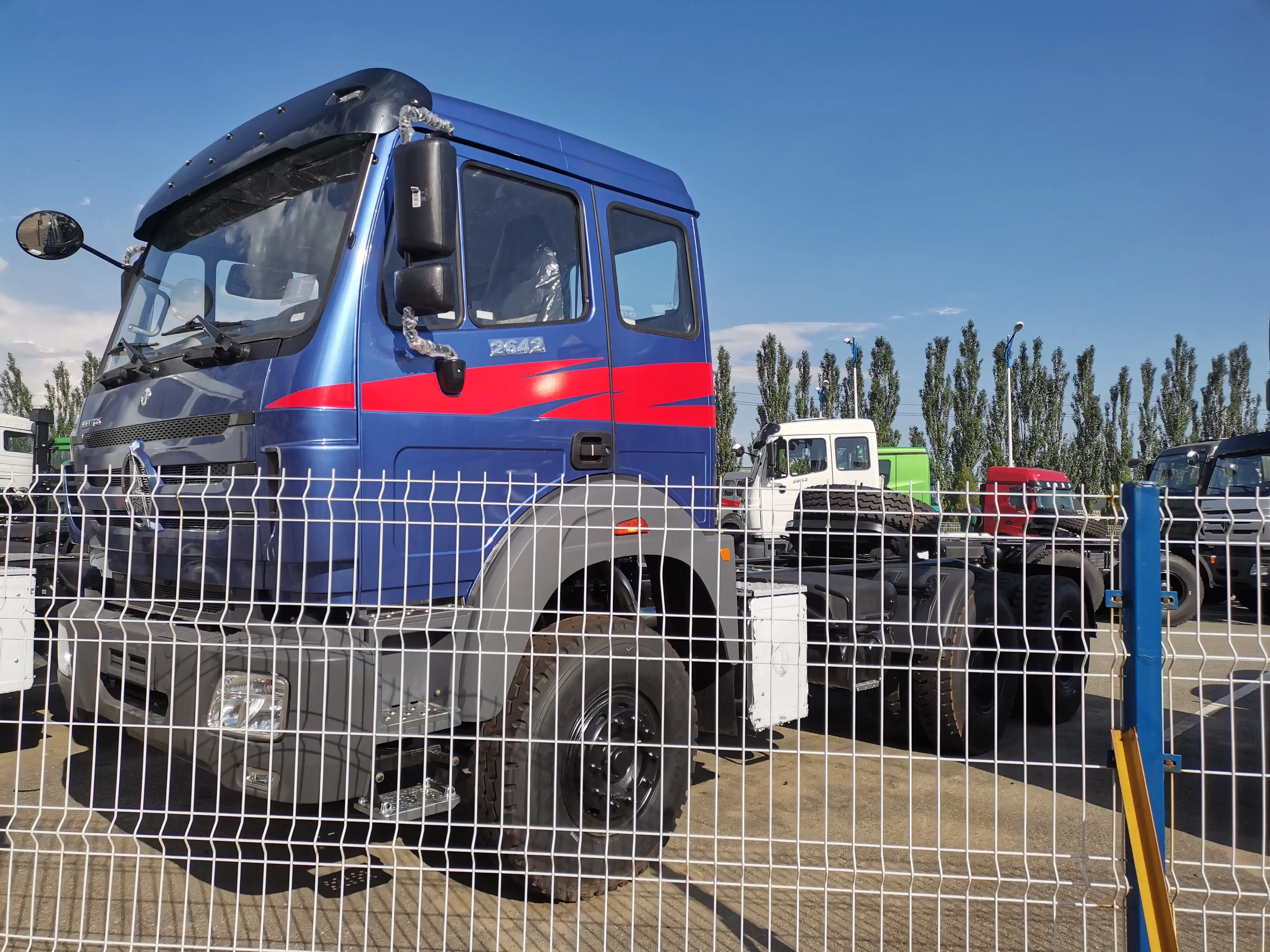 China Beiben 6x6 6x4 351 - 450Hp camion tracteur trailer head truck prices