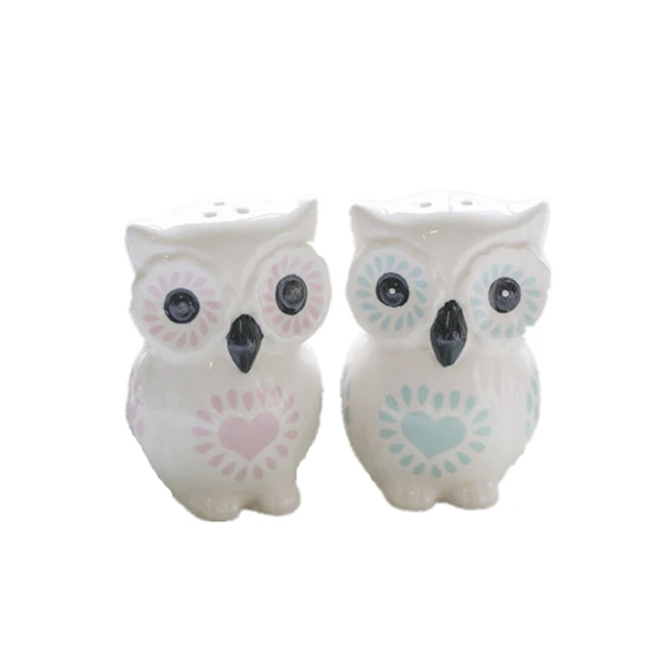 Wholesale design cats shape personalized ceramic salt and pepper shaker set