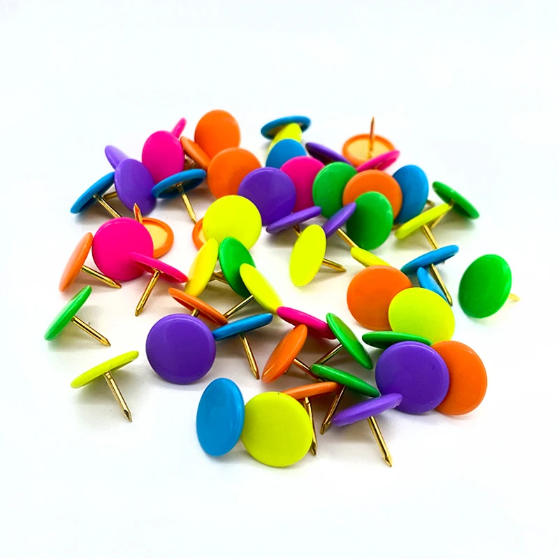 Цветные заколки для больших пальцев с пластиковым покрытием декоративные офиса культуры и образования в наличии