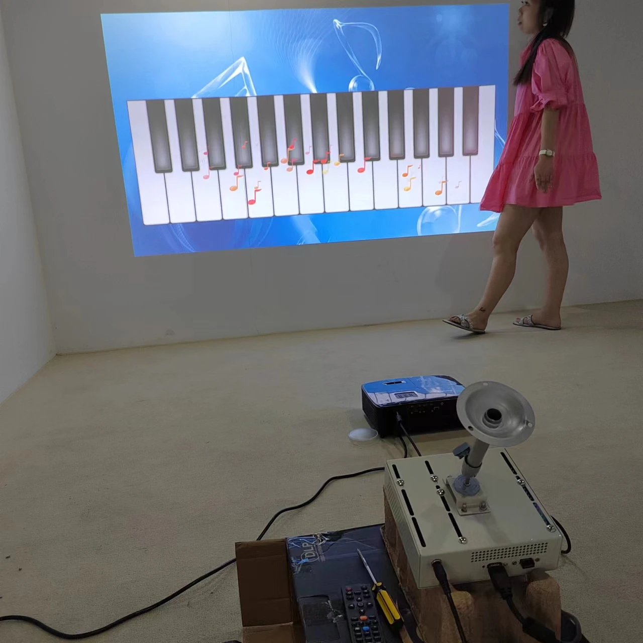 Interactive floor system/software for advertising Ocean theme interactive floor projection system game with magic device