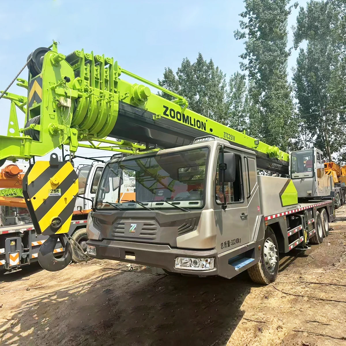 10/25/40/70/100 Ton Boutique Cargo Truck Crane Hydraulic Lorry Zoomlion Truck Mounted Crane