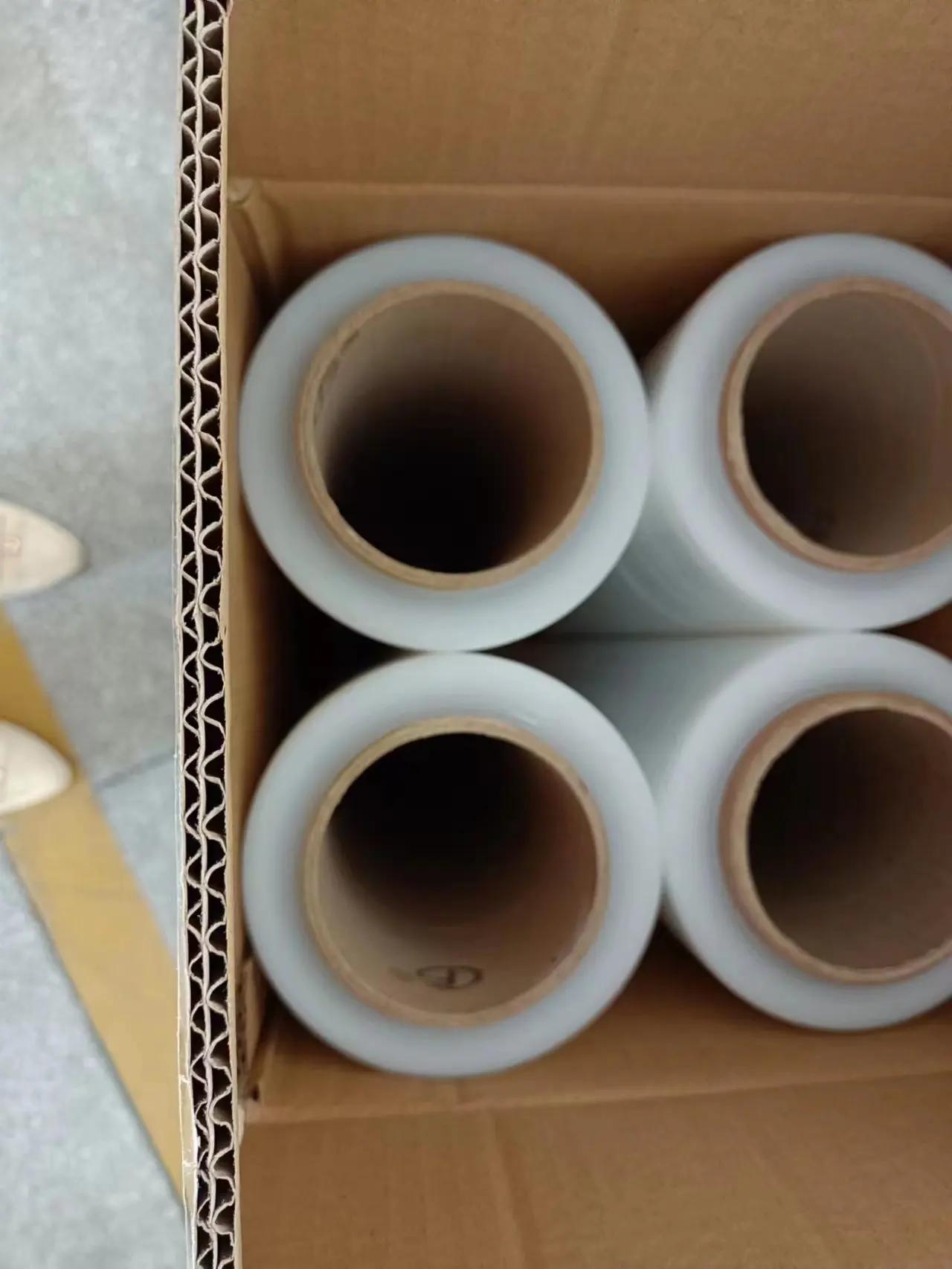 Top quality LLDPE raw material transparent stretch film with anti-puncture properties