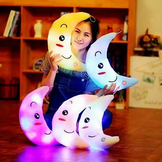 2018 New Fashion Customized 38 cm Moon Shaped Led Plush Pillow Glowing in Dark Plush Pillow Doll Toys