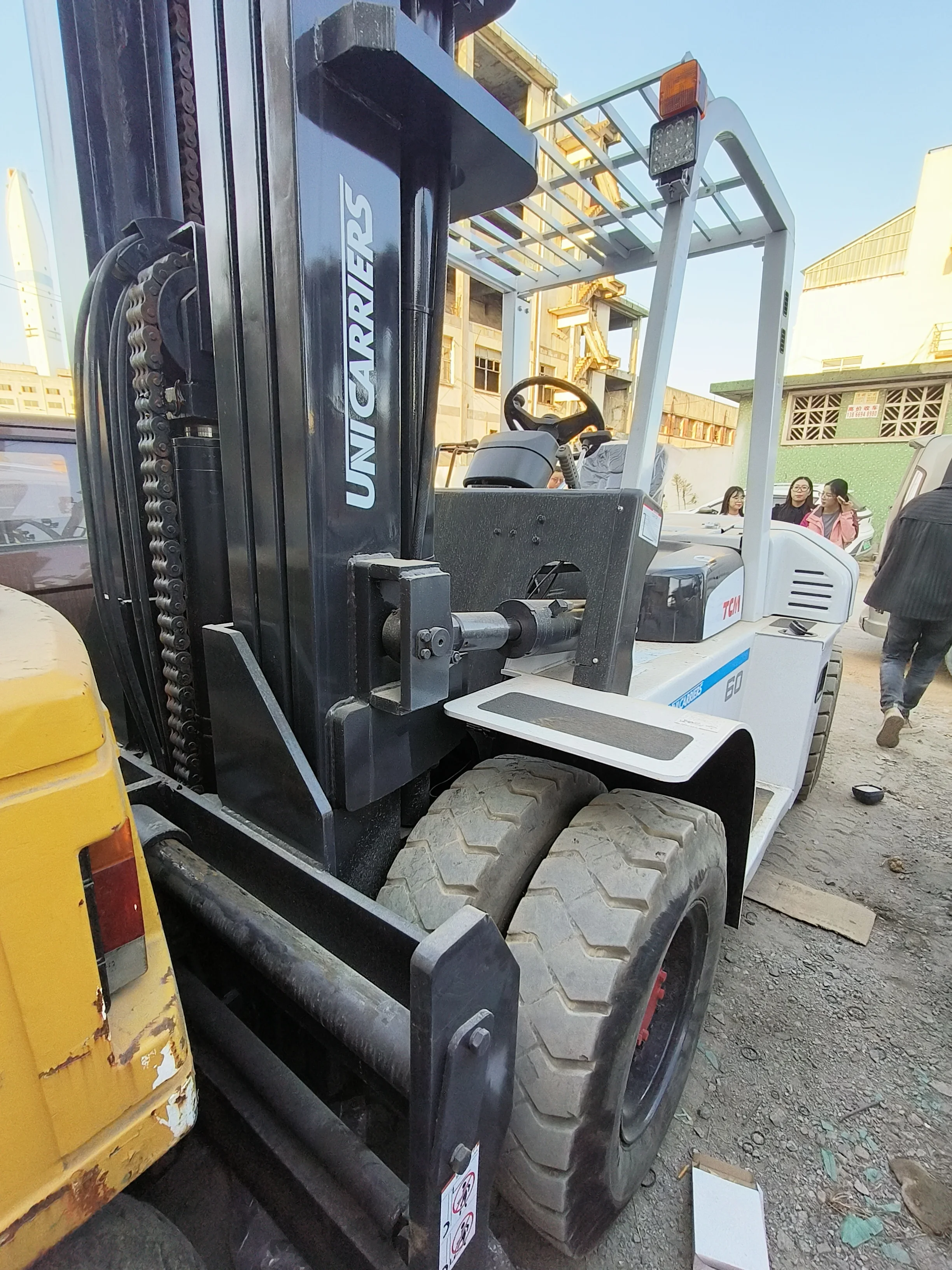 Used second hand TCM 7 ton fork lift diesel Original of Japan with low price TCM FD70 FD50 FD30 for hot sale