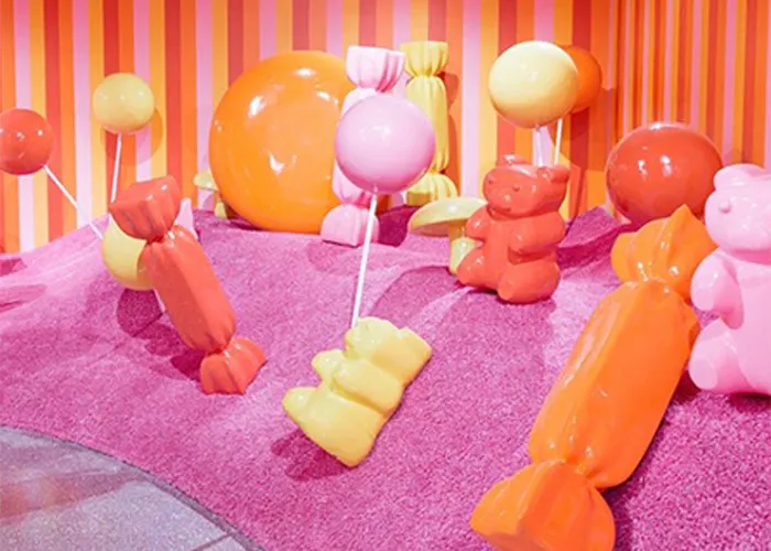 Multi Colors Fiberglass Bear Statue , Custom Fiberglass Statues Long Service Life