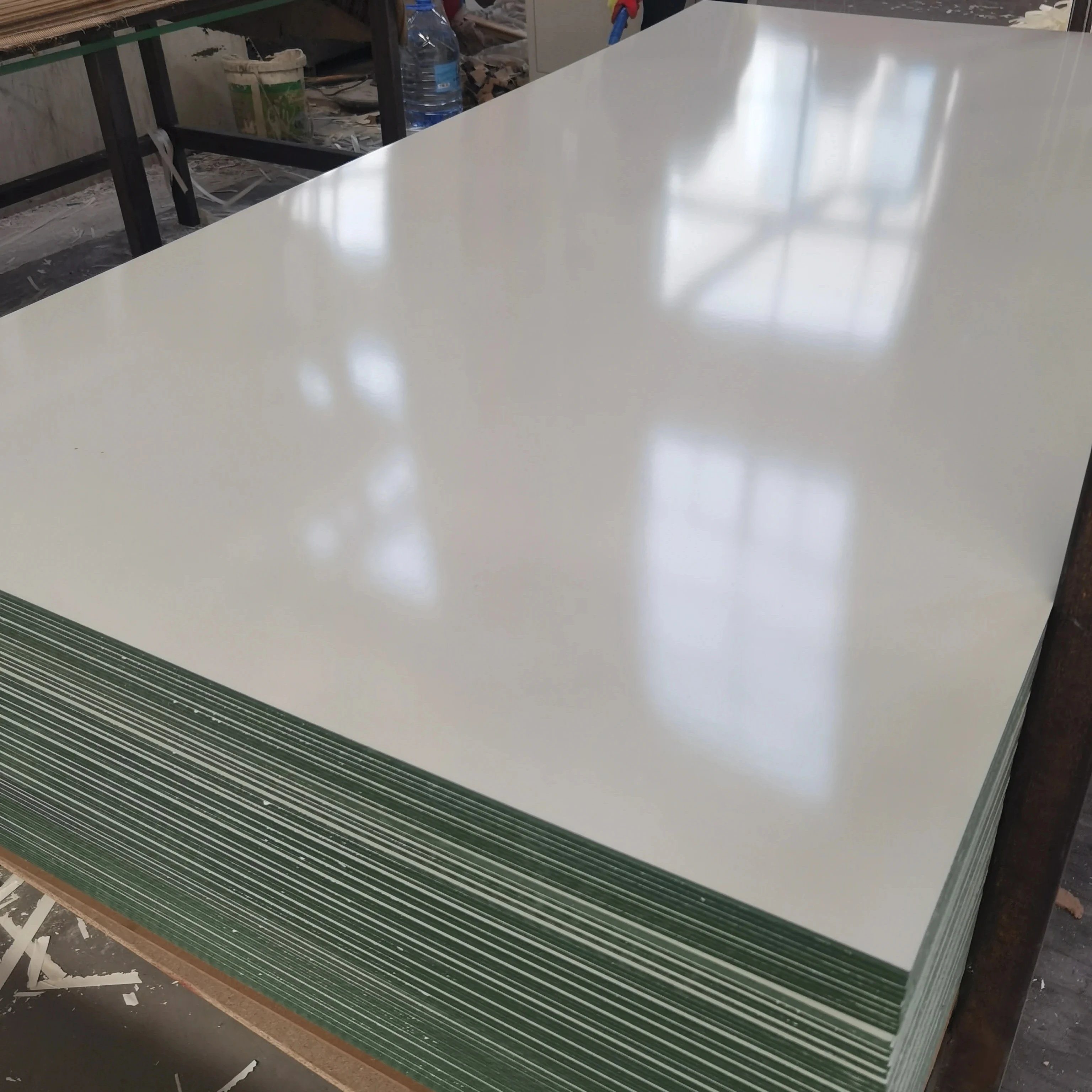 15mm 18mm Moisture Resistant Waterproof Green HMR MDF Board for furniture