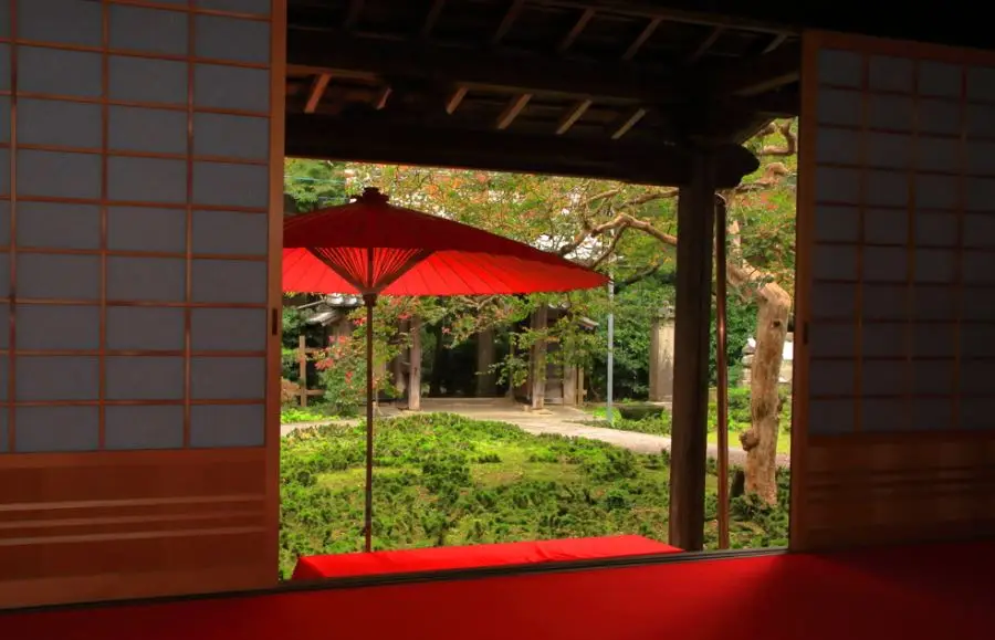 High Quality Promotional Outdoor Parasol Umbrella With Red Cloth