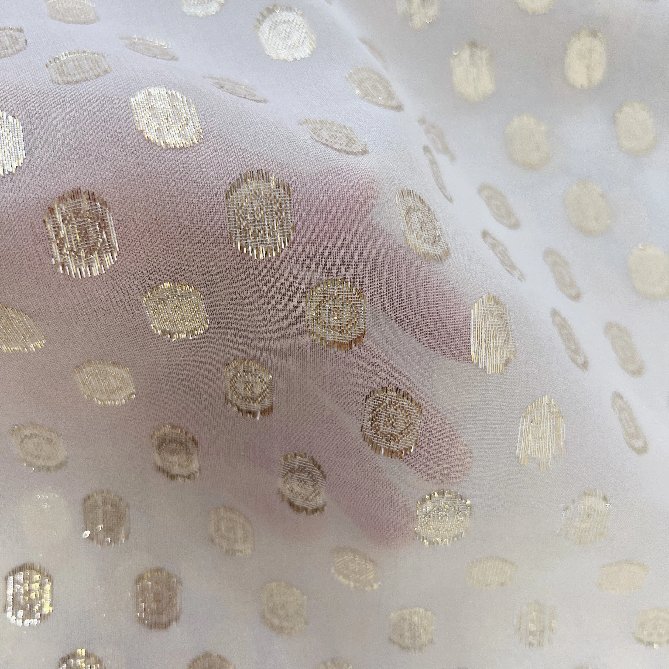 Wholesale 10.5MM Gauze Jacquard Silk Metallic Fabric For Women Dress