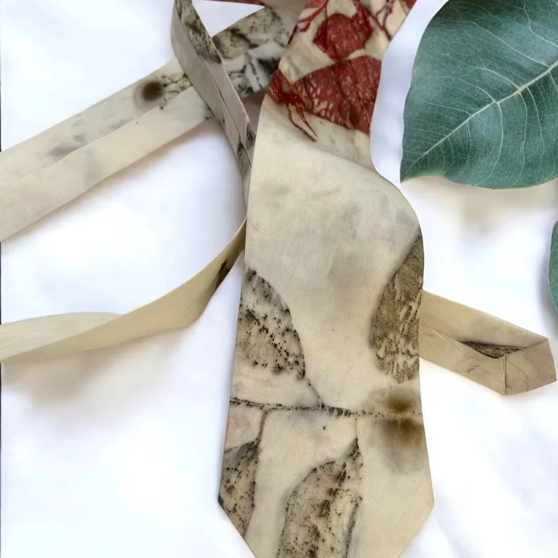 Wholesale Ecoprinted 100% Silk Necktie Pocket Square Set Daily Business Formal White Red Floral Styles Men Quick Dry Breathable