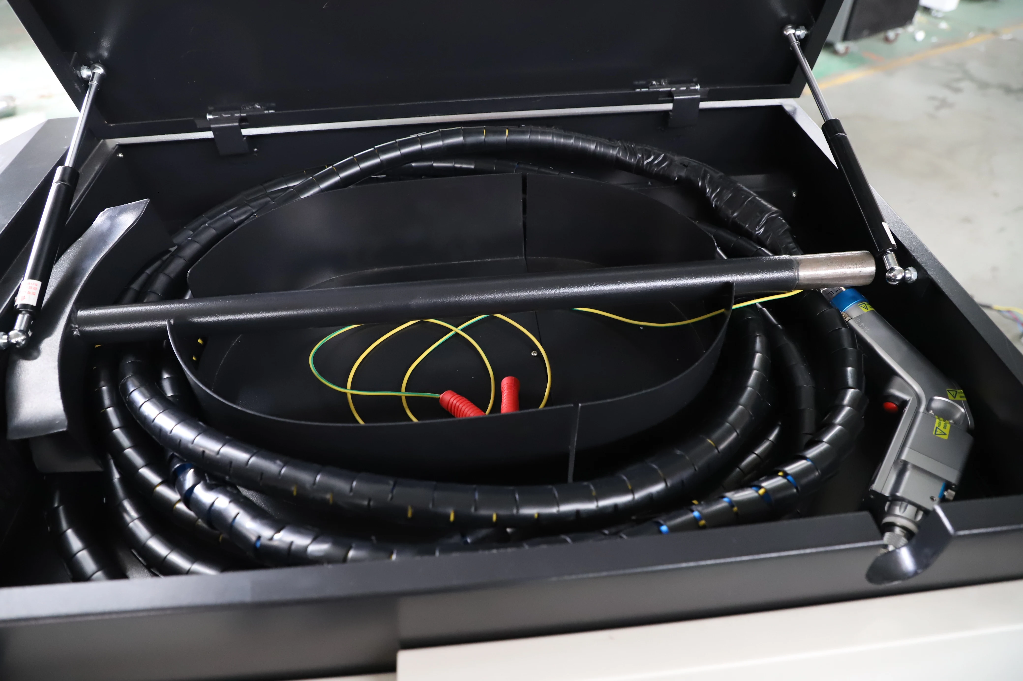 China factory hot selling 1500w-3000w continuous laser cleaning machine with high quality