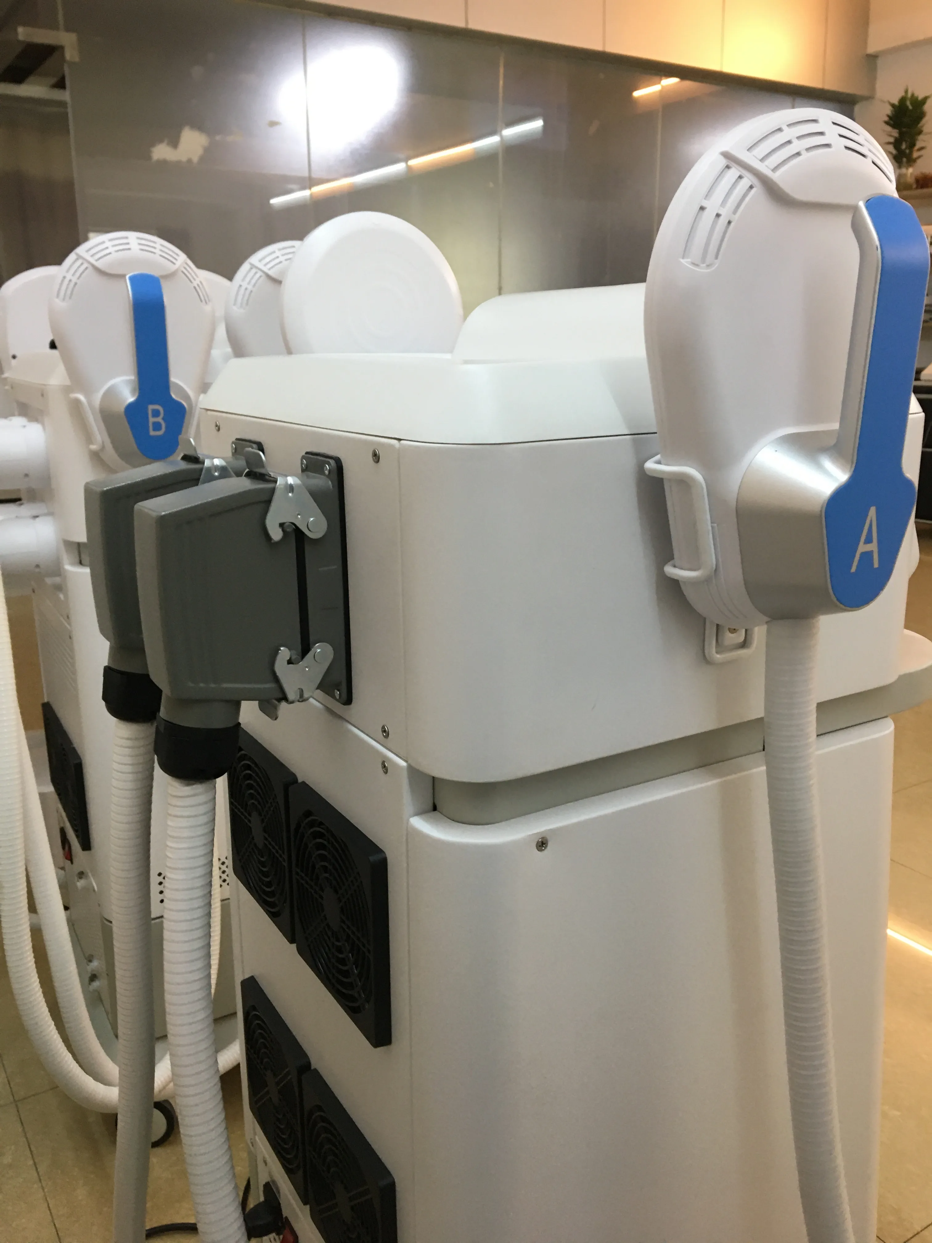 2023 Professional Body Slimming Neo EMS Muscle Sculpt Stimulator Portatil 15 Tesla RF Sculpting Machine With 2 Handles